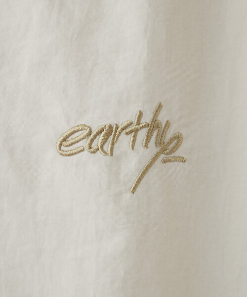 【セール】ナイロンVネックピステ（シャツ/ブラウス）｜earthy（アーシー）