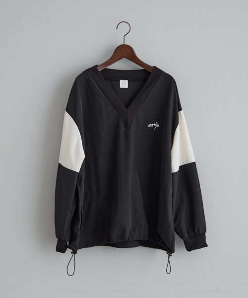 【セール】ナイロンVネックピステ（シャツ/ブラウス）｜earthy（アーシー）