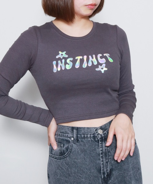 sevens(セブンズ)の「【sevens】オーロラロゴちびロンティ(Tシャツ/カットソー・レディース・ブラック/ブルー/チャコールグレー/ボルドー・FREE)」の3枚目の写真