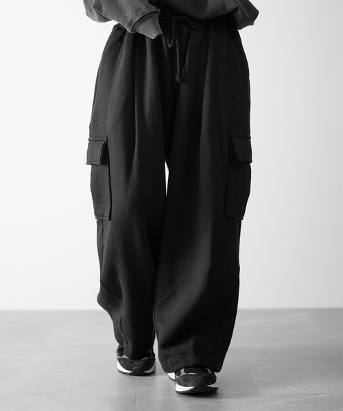 RUUBON（ルーボン）の「【RUUBON】brushed lining sweat cargo pants / 裏起毛スウェットカーゴパンツ（スウェットパンツ・メンズ・ブラック/グレー・S/M/L）」の6枚目の写真