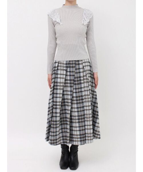 dazzlin（ダズリン）の「バックオープンフリルニットプルオーバー（ニット/セーター・レディース・ブラック/オフホワイト/グレー/ピンク・FREE）」の11枚目の写真