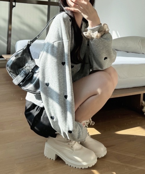 nemne store(ネンネストア)の「《Delfy》ハートポンチスウェット(スウェット・レディース・ブラック/ブラウン/グレー・フリー)」の12枚目の写真