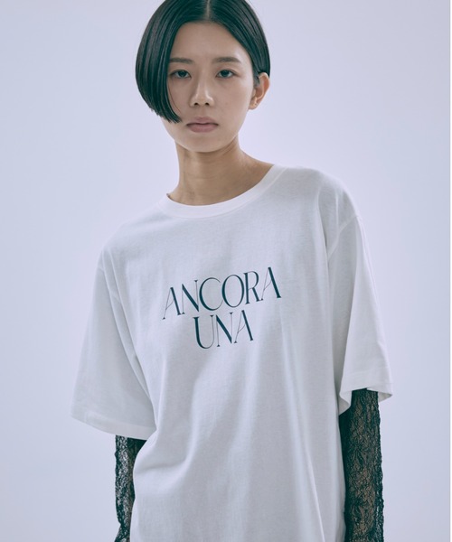 EN NEUME(エンノイム)の「Logo Printed Tee(Tシャツ/カットソー・レディース・ライトベージュ/オフホワイト/ブラウン・FREE)」の2枚目の写真
