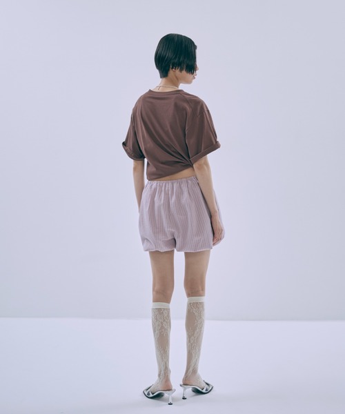 EN NEUME(エンノイム)の「Logo Printed Tee(Tシャツ/カットソー・レディース・ライトベージュ/オフホワイト/ブラウン・FREE)」の14枚目の写真