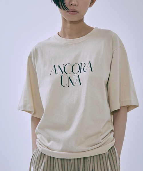 EN NEUME(エンノイム)の「Logo Printed Tee(Tシャツ/カットソー・レディース・ライトベージュ/オフホワイト/ブラウン・FREE)」の9枚目の写真