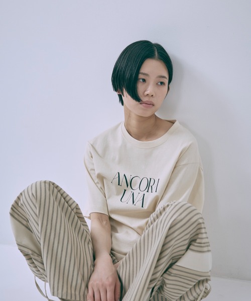EN NEUME(エンノイム)の「Logo Printed Tee(Tシャツ/カットソー・レディース・ライトベージュ/オフホワイト/ブラウン・FREE)」の10枚目の写真