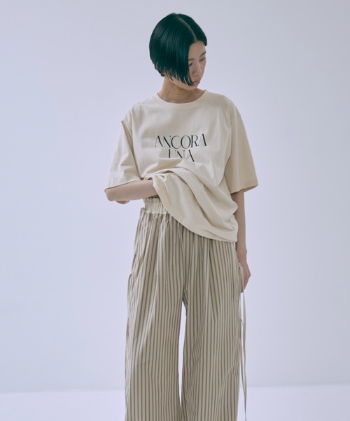 EN NEUME(エンノイム)の「Logo Printed Tee(Tシャツ/カットソー・レディース・ライトベージュ/オフホワイト/ブラウン・FREE)」の6枚目の写真