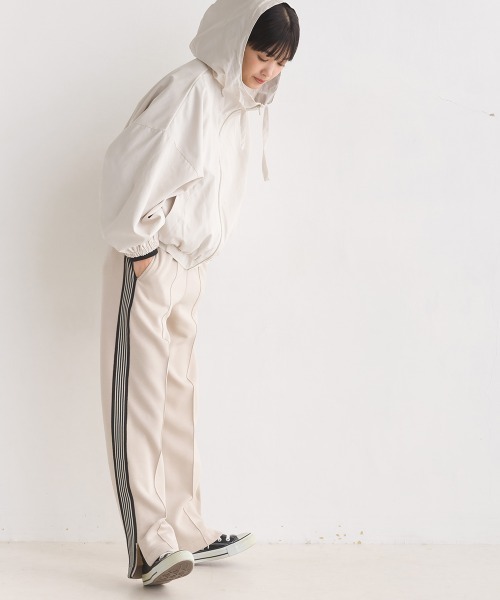 OMNES(オムネス)の「ダンボールニットライン入りトラックパンツ(スウェットパンツ・レディース・グリーン/ベージュ/ブラック・LARGE/MEDIUM)」の8枚目の写真