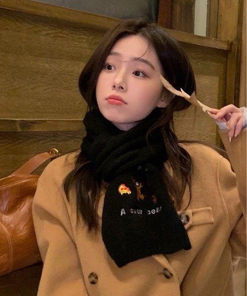 マフラーで仲良しクマ♡冬 セール】くま 刺繍 ニット マフラー（マフラー）｜kirakiraShop