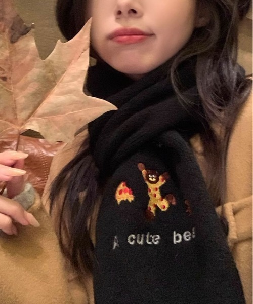 マフラーで仲良しクマ♡冬 セール】くま 刺繍 ニット マフラー（マフラー）｜kirakiraShop