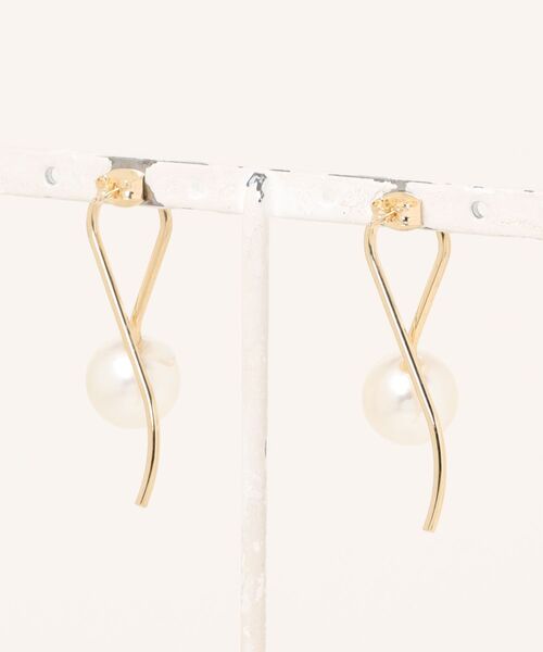natural couture（ナチュラルクチュール）の「パール付ゴールドピアス（ピアス（両耳用）・レディース・その他1・FREE）」の2枚目の写真
