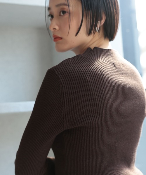 A part by(アパートバイ)の「HGラメハイネックニット(ニット/セーター・レディース・ブラウン/グレー/アイボリー・FREE)」の19枚目の写真