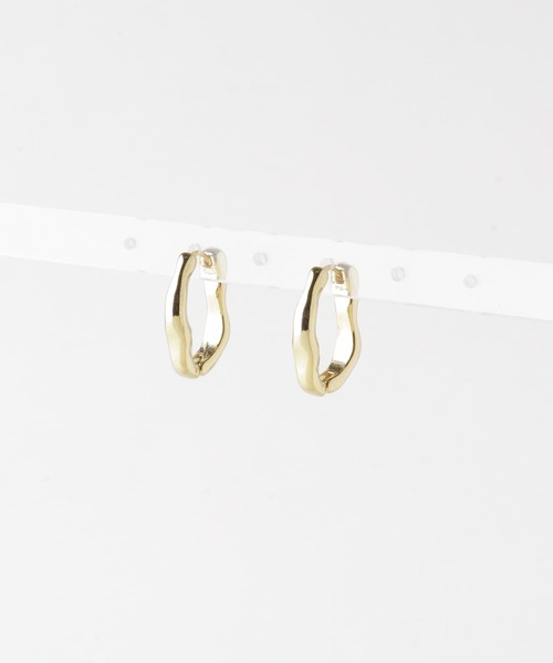 URBAN RESEARCH Sonny Label（アーバンリサーチサニーレーベル）の「ウェーブフープピアス（ピアス（両耳用）・レディース・ゴールド/シルバー・ONE）」の4枚目の写真