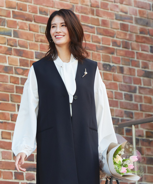 abahouse mavie（アバハウスマヴィ）の「ラインパールブローチ（ブローチ/コサージュ・レディース・ゴールド・フリー）」の2枚目の写真