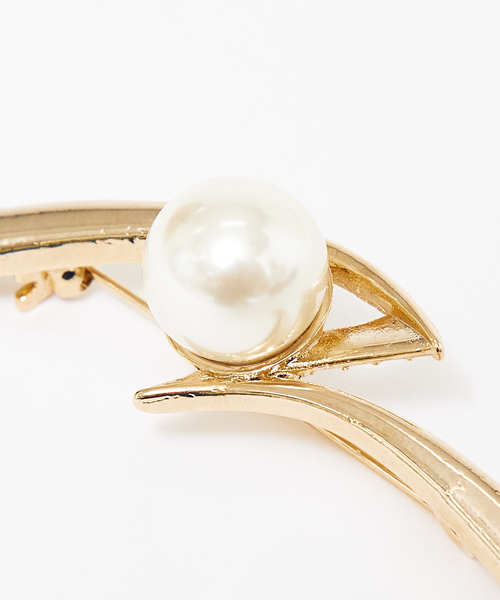 abahouse mavie（アバハウスマヴィ）の「ラインパールブローチ（ブローチ/コサージュ・レディース・ゴールド・フリー）」の4枚目の写真