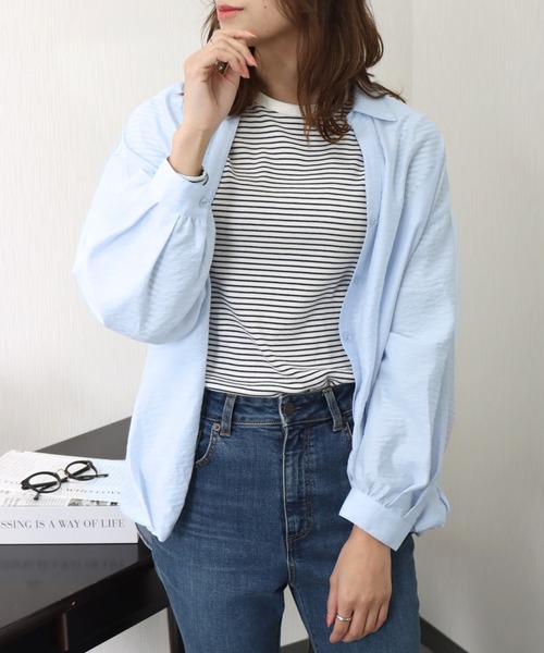 libelle more(リベル モア)の「微光沢シワ加工 裾タック微シアーシャツ(シャツ/ブラウス・レディース・イエロー/オフホワイト/サックスブルー/ブラック・M/L)」の4枚目の写真