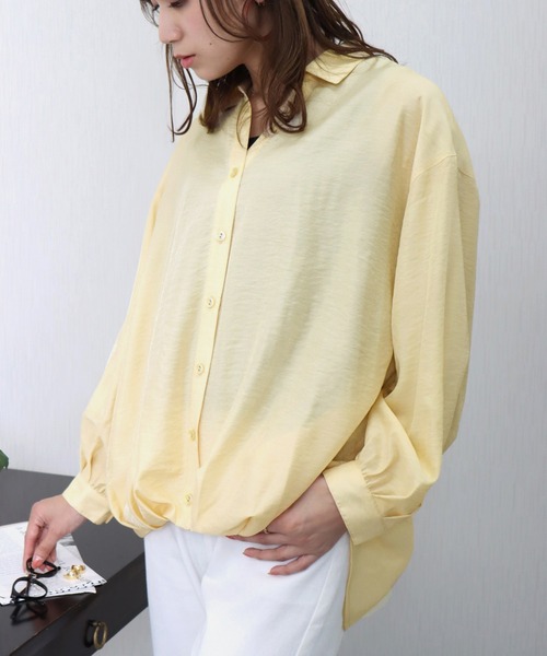 libelle more(リベル モア)の「微光沢シワ加工 裾タック微シアーシャツ(シャツ/ブラウス・レディース・イエロー/オフホワイト/サックスブルー/ブラック・M/L)」の1枚目の写真
