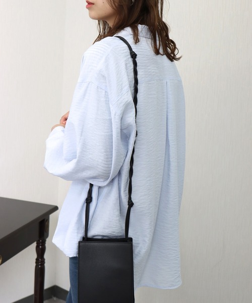 libelle more(リベル モア)の「微光沢シワ加工 裾タック微シアーシャツ(シャツ/ブラウス・レディース・イエロー/オフホワイト/サックスブルー/ブラック・M/L)」の6枚目の写真