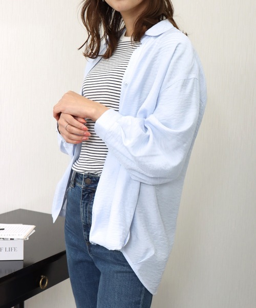 libelle more(リベル モア)の「微光沢シワ加工 裾タック微シアーシャツ(シャツ/ブラウス・レディース・イエロー/オフホワイト/サックスブルー/ブラック・M/L)」の5枚目の写真