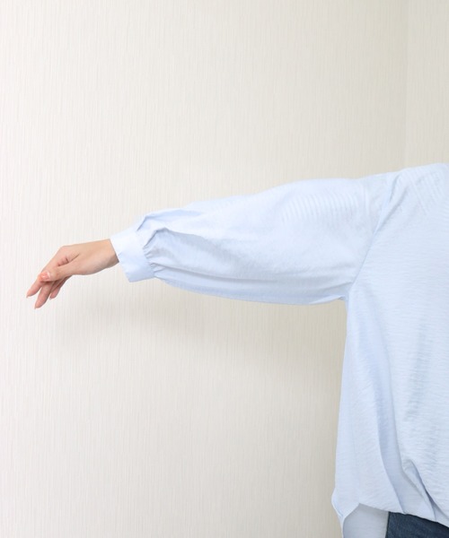 libelle more(リベル モア)の「微光沢シワ加工 裾タック微シアーシャツ(シャツ/ブラウス・レディース・イエロー/オフホワイト/サックスブルー/ブラック・M/L)」の12枚目の写真