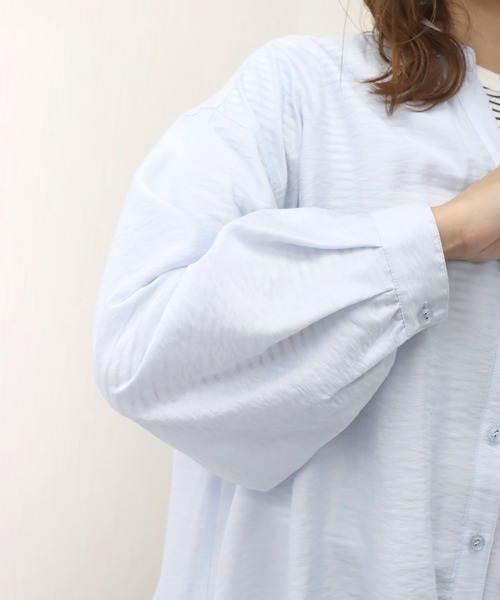 libelle more(リベル モア)の「微光沢シワ加工 裾タック微シアーシャツ(シャツ/ブラウス・レディース・イエロー/オフホワイト/サックスブルー/ブラック・M/L)」の13枚目の写真