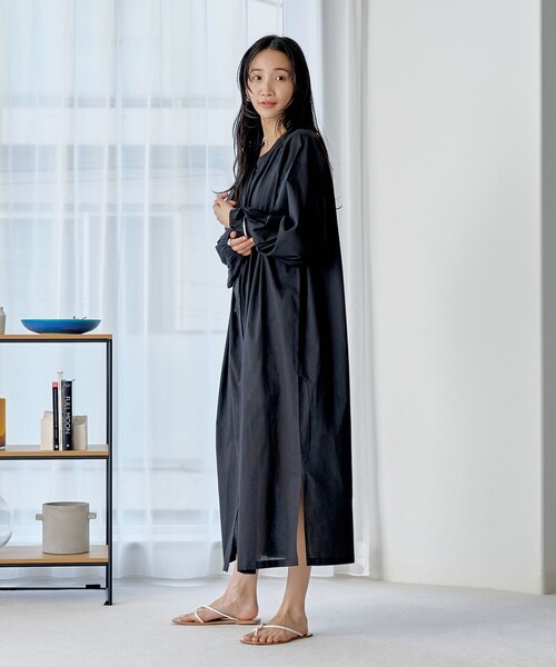 coen（コーエン）の「MARKET（マーケット）マエアキギャザー シャツ ワンピース（シャツワンピース・レディース・ブラック/ネイビー/オフホワイト・FREE）」の4枚目の写真