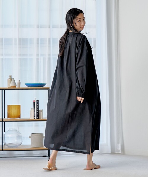 coen（コーエン）の「MARKET（マーケット）マエアキギャザー シャツ ワンピース（シャツワンピース・レディース・ブラック/ネイビー/オフホワイト・FREE）」の6枚目の写真