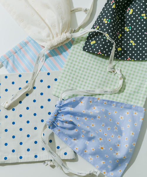 SMELLY（スメリー）の「『WEB/一部店舗限定』プリントキンチャクポーチ（ポーチ・レディース・ブルー系その他/チェック/ドット/ストライプ/アイボリー/ブラック系その他・SMALL）」の14枚目の写真