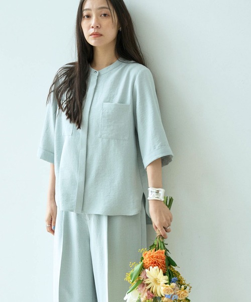 CROSS FUNCTION（クロスファンクション）の「《シワになりにくい》サマナチュラ リネンライクバンドカラーハーフスリーブブラウス【CF/クロスファンクション】（シャツ/ブラウス・レディース・ライトベージュ/ブルー/チャコールグレー/モカ/ミント・LL/L/M）」の4枚目の写真
