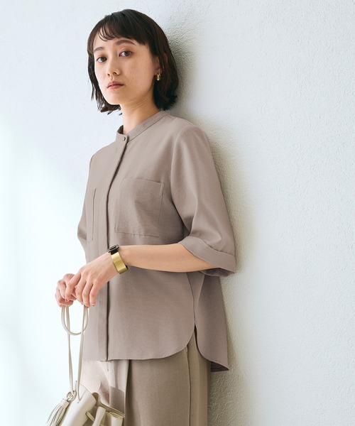 CROSS FUNCTION（クロスファンクション）の「《シワになりにくい》サマナチュラ リネンライクバンドカラーハーフスリーブブラウス【CF/クロスファンクション】（シャツ/ブラウス・レディース・ライトベージュ/ブルー/チャコールグレー/モカ/ミント・LL/L/M）」の6枚目の写真