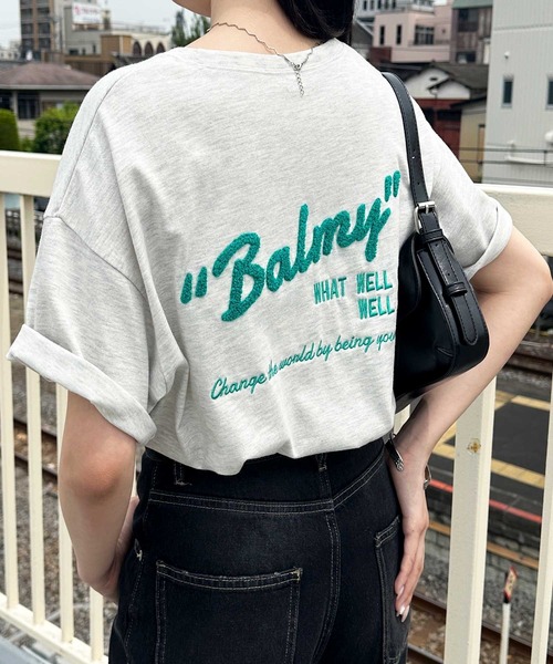 GeeRA(ジーラ)の「サガラ刺繍バックロゴオーバーサイズ半袖Tシャツ(Tシャツ/カットソー・レディース・オートミール/チャコール/オフホワイト・LARGE/MEDIUM)」の7枚目の写真