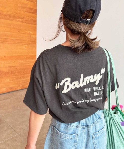 GeeRA(ジーラ)の「サガラ刺繍バックロゴオーバーサイズ半袖Tシャツ(Tシャツ/カットソー・レディース・オートミール/チャコール/オフホワイト・LARGE/MEDIUM)」の19枚目の写真