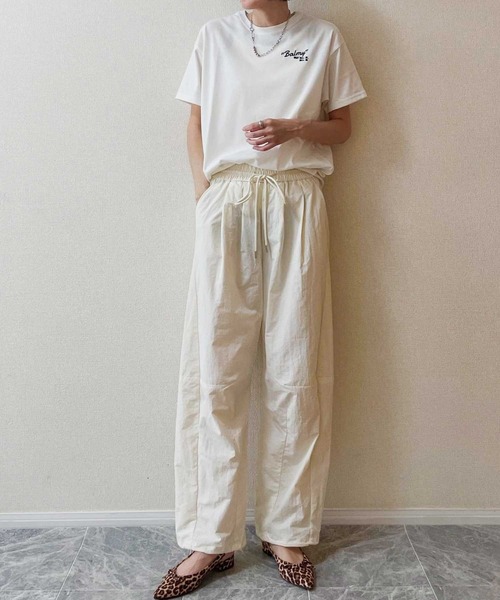 GeeRA(ジーラ)の「サガラ刺繍バックロゴオーバーサイズ半袖Tシャツ(Tシャツ/カットソー・レディース・オートミール/チャコール/オフホワイト・LARGE/MEDIUM)」の15枚目の写真