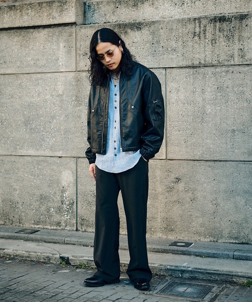 CONZ(コンズ)の「別注 WAVE TUCK PANTS(スラックス・メンズ・ブラック/ダークグレー・M/L)」の4枚目の写真