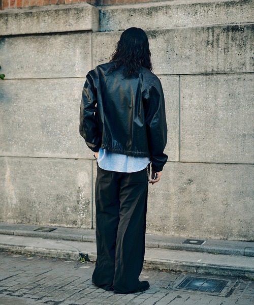 CONZ(コンズ)の「別注 WAVE TUCK PANTS(スラックス・メンズ・ブラック/ダークグレー・M/L)」の7枚目の写真