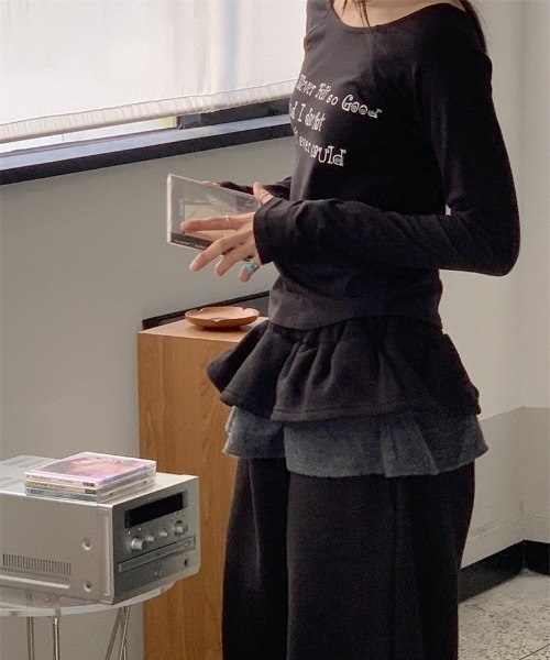 gossip!ロサンゼルス(ゴシップロサンゼルス)の「Y2K 配色ラッフルフリルワイドスウェットパンツ(スラックス・レディース・グレー/ブラック・FREE)」の5枚目の写真