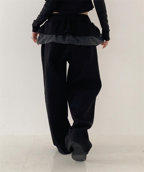 gossip!ロサンゼルス(ゴシップロサンゼルス)の「Y2K 配色ラッフルフリルワイドスウェットパンツ(スラックス・レディース・グレー/ブラック・FREE)」の3枚目の写真