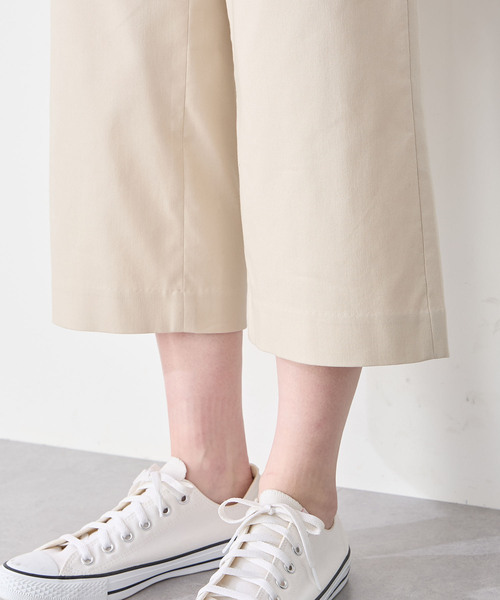Petit Honfleur(プチオンフルール)の「ストレッチクロップドパンツ【ウエストゴム】(スラックス・レディース・ネイビー/ベージュ・M/L)」の9枚目の写真