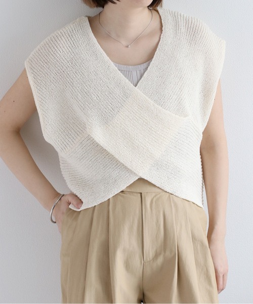 cepo(セポ)の「〈前後2way〉畦編みクロスベスト(ベスト・レディース・オフホワイト/チャコール/グレイッシュベージュ・M)」の15枚目の写真