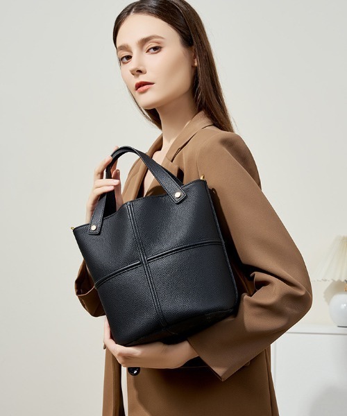 NiiNa(ニーナ)の「【 NiiNa / ニーナ 】高品質牛革 2way 大容量 クロスデザイン バケットバッグ(ショルダーバッグ・レディース・ブラウン/ブラック・FREE)」の6枚目の写真