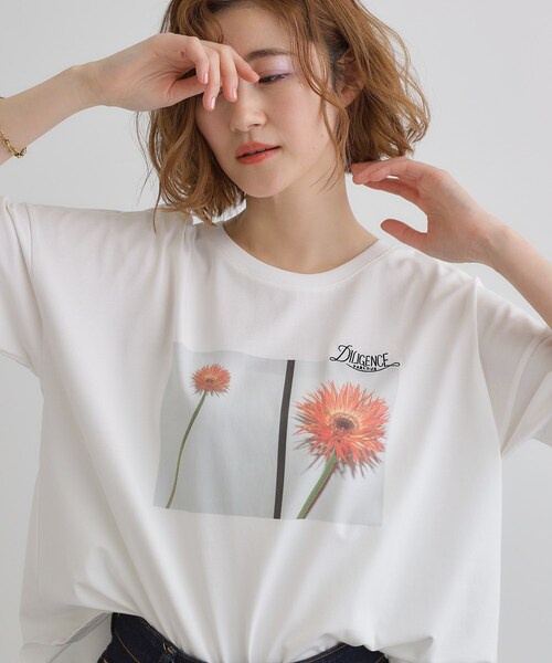 grove（グローブ）の「【コラボITEM】DILIGENCE PARLOUR フォトフレアTシャツ（Tシャツ/カットソー・レディース・ホワイト系3/オフホワイト・02/03/01/04/05）」の3枚目の写真