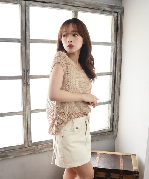 CECIL McBEE(セシルマクビー)の「接触冷感ウォッシャブルサイドドロストニットトップス(ニット/セーター・レディース・ベージュ/チャコールグレー/カーキ/ブラック・MEDIUM)」の5枚目の写真