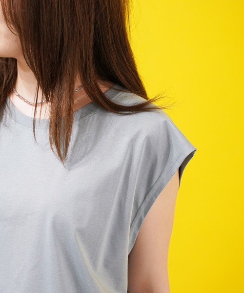 En serio TOKYO(エンソリオトーキョー)の「ベーシックノースリーブカットソー(Tシャツ/カットソー・メンズ・オフホワイト/グレー/ブラック/ベージュ・MEDIUM/LARGE/X-LARGE)」の11枚目の写真