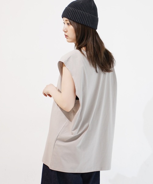 En serio TOKYO(エンソリオトーキョー)の「ベーシックノースリーブカットソー(Tシャツ/カットソー・メンズ・オフホワイト/グレー/ブラック/ベージュ・MEDIUM/LARGE/X-LARGE)」の12枚目の写真