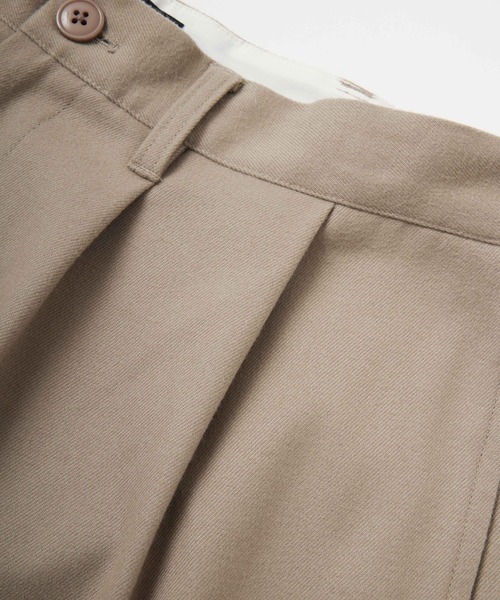 XLARGE（エクストララージ）の「WIDE TUCK PANTS（その他パンツ・メンズ・ベージュ/ブラック・32inch/30inch/36inch/34inch）」の5枚目の写真