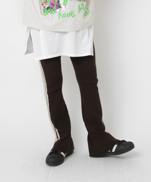 RNA(アールエヌエー)の「R4371 ラインリブフレアレギンス(その他パンツ・レディース・ネイビー/ブラウン/ベージュ/杢グレー・MEDIUM)」の21枚目の写真