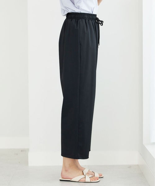 BELLUNA PLUS(ベルーナ)の「ヒンヤリ爽快!イージーワイドパンツ(その他パンツ・レディース・カーキ/ブラック・MEDIUM/X-LARGE/LARGE)」の12枚目の写真