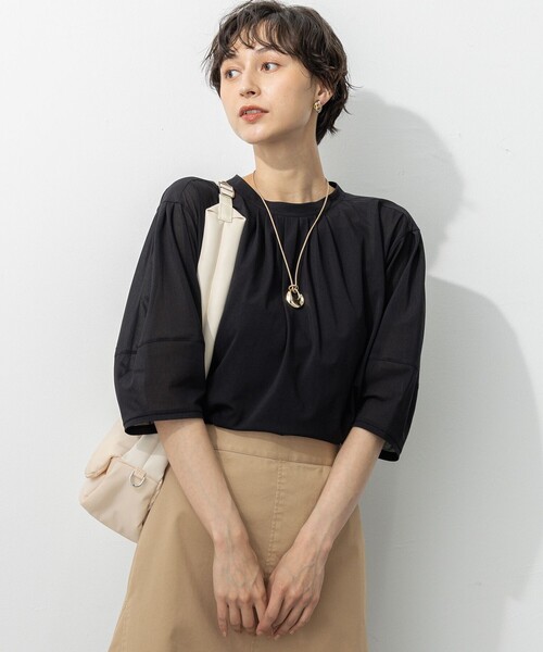 23区(ニジュウサンク)の「【洗える】クリアトリコットジャージー ギャザーフォルム カットソー(Tシャツ/カットソー・レディース・ベージュ系/カーキ系/ブラック系/ブルー系・38)」の1枚目の写真