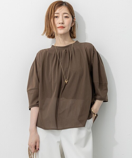 23区(ニジュウサンク)の「【洗える】クリアトリコットジャージー ギャザーフォルム カットソー(Tシャツ/カットソー・レディース・ベージュ系/カーキ系/ブラック系/ブルー系・38)」の3枚目の写真