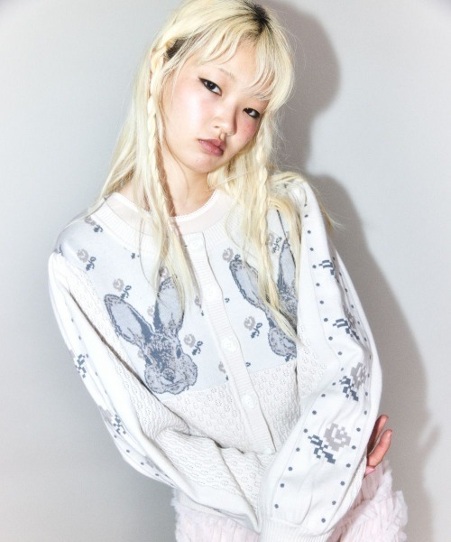Candy Stripper（キャンディストリッパー）の「RABBIT FLOWER KNIT カーディガン（カーディガン/ボレロ・レディース・ピンク/アイボリー/ブラック・FREE）」の2枚目の写真